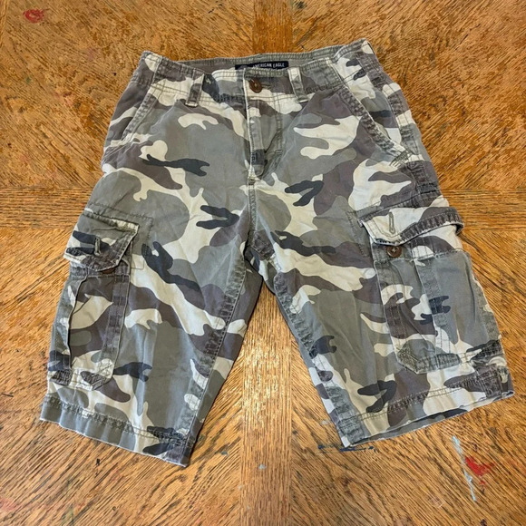 American Eagle Outfitters Shorts Men's Longer Length Camo Cargo Sz 26 Y2K - Picture 1 of 6